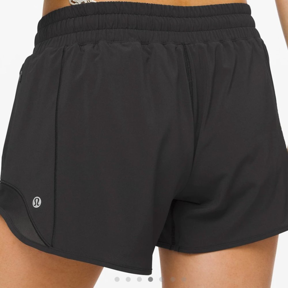 LIKE NEW Lululemon Hotty Hot running shorts 4"